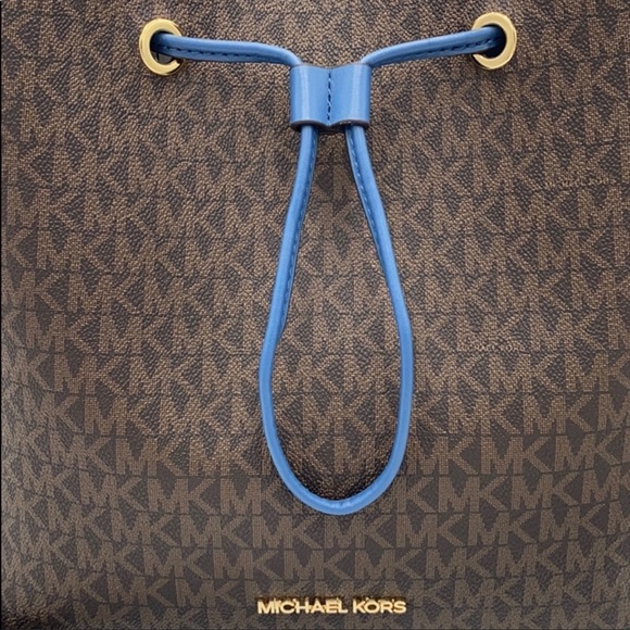 MICHAEL KORS SURI LARGE BUCKET MESSENGER DK CHAMBR - Picture 6 of 16